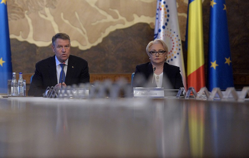 OPINIE/ PAH, despre cum poate președintele să schimbe guvernul după europarlamentare