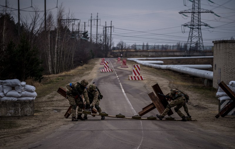 Ucraina alocă aproape 35 de milioane de dolari pentru a construi fortificații în regiunile din nord-est care se învecinează cu Rusia și Belarus