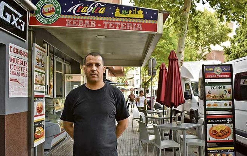 Un chelner din Spania i-a returnat unei românce o pungă cu 77.000 de euro