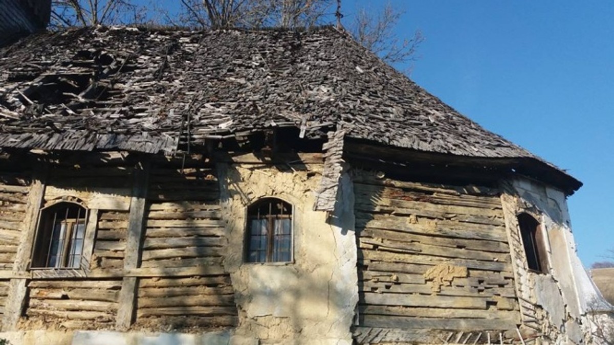 Biserică veche de peste 200 de ani, în pericol de prăbușire. Autoritățile din Maramureș fac chetă publică