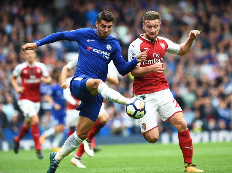 Mustafi, dreapta, a jucat 102 meciuri pentru Arsenal (7 goluri). între 2016 și 2021. A cucerit de două ori FA Cup.