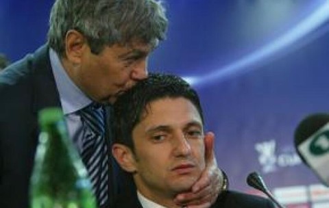 Răzvan Lucescu, cerere de protecție pentru numele tatălui său: 1.027 de puncte nominalizate de la sutiene și costume de bal mascat până la extracții miniere