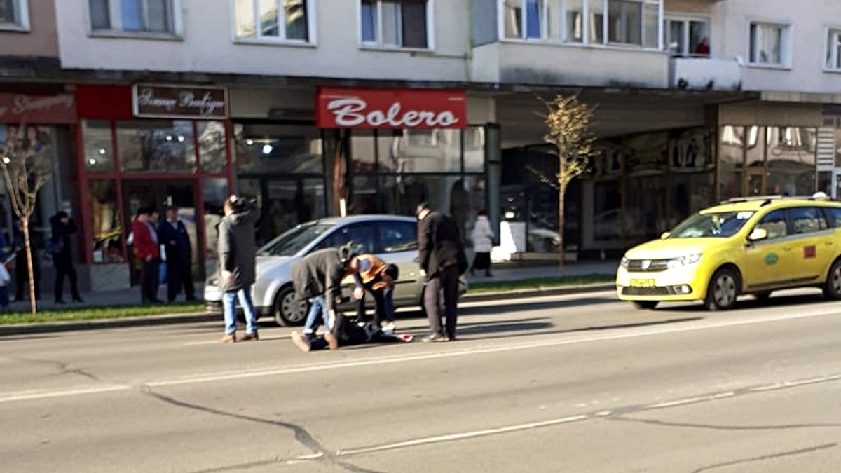 Incredibil. Ghinionul teribil al unei femei din Bacău, lovită de trei ori de mașină în același loc