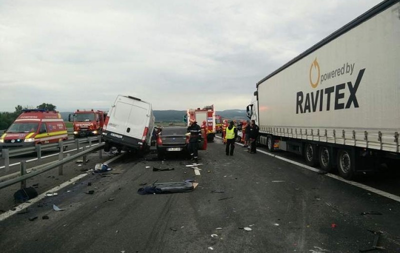 UPDATE/ Accident grav pe autostrada A 1. Numărul persoanelor moarte a ajuns la 4