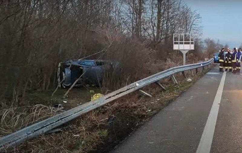 VIDEO | O adolescentă româncă a murit într-un accident rutier produs în Italia. Fata a  zburat prin parbrizul mașinii în care se afla