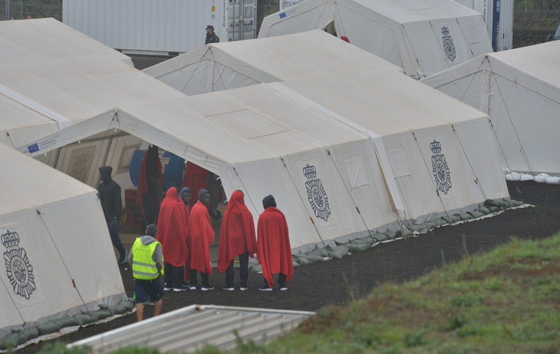 Poliția spaniolă investighează moartea a patru migranți aruncați dintr-o ambarcațiune