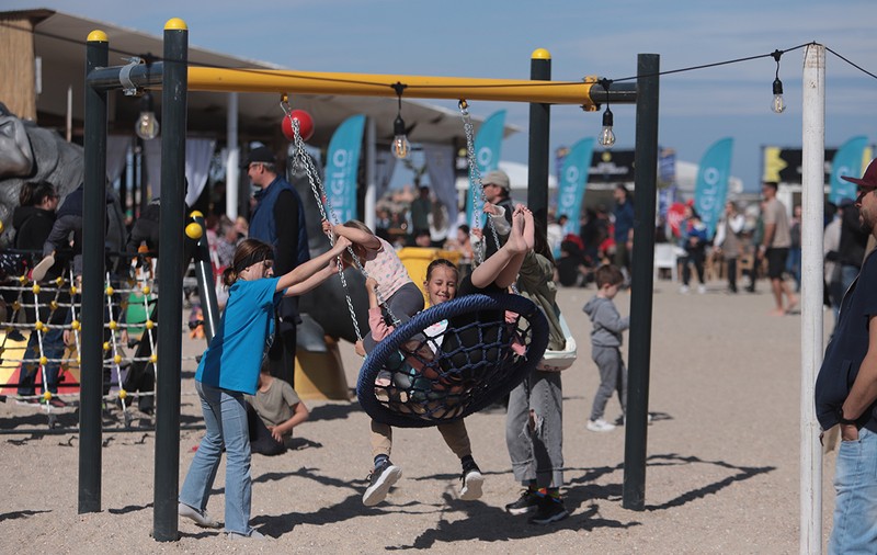 REPORTAJ. Cum a arătat litoralul românesc în minivacanța de 1 Mai: între muzeul spiritului vamaiot și expoziția de grătare organizată de Primăria Constanța