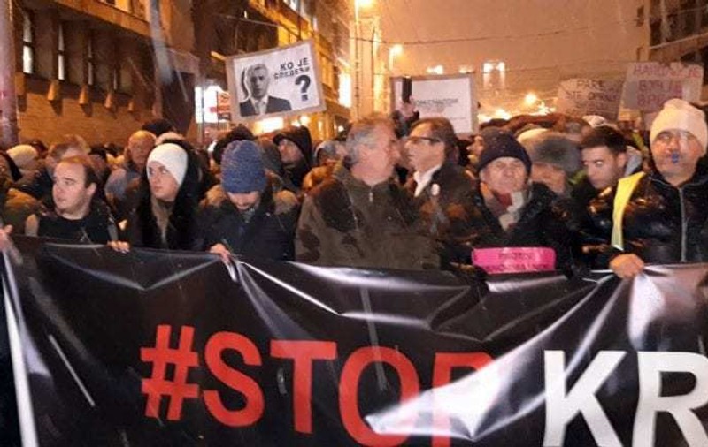 Mii de sârbi au protestat sâmbătă seară împotriva Guvernului și președintelui