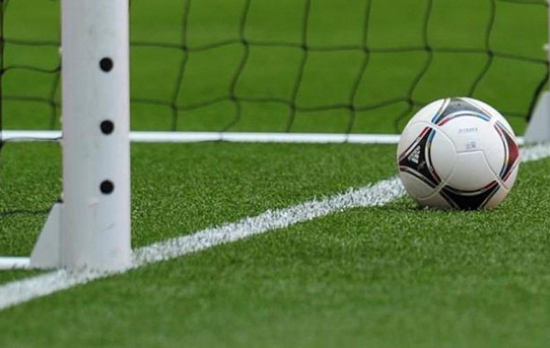 Oficialii unei echipe de fotbal își acuză rivalii că au vrut să le otrăvească jucătorii!