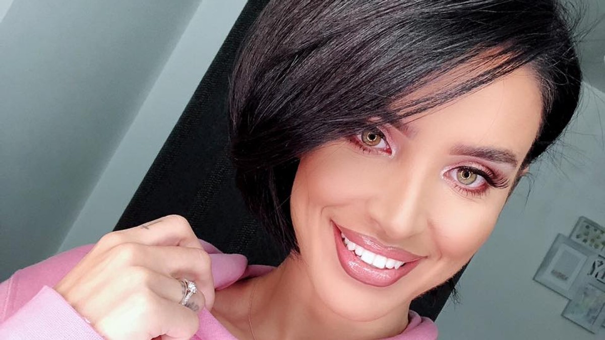 Adelina Pestrițu vorbește despre diferența dintre natural și neîngrijit. "Ne mirosim transpirația între noi? Facem schimb de păduchi și mătreață?"