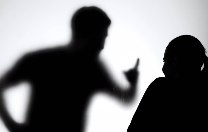 Un bărbat din Brăila și-a înjunghiat soția după ce aceasta i-a cerut să divorțeze, în timp ce în casă se aflau cei 3 copii ai lor