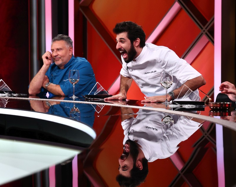 „Chefi la cuțite”, 4 martie 2026. Ce invitat special va oferi în această seară amuleta. „Ce-ar fi să tratăm făina ca pe făină și oul ca pe ou?!”
