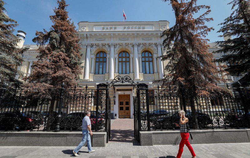Presa din Moscova pune sub semnul întrebării raportarea unei balanțe de plăți pozitive a Rusiei pe iulie: „Suspect de strălucitoare. De unde?”