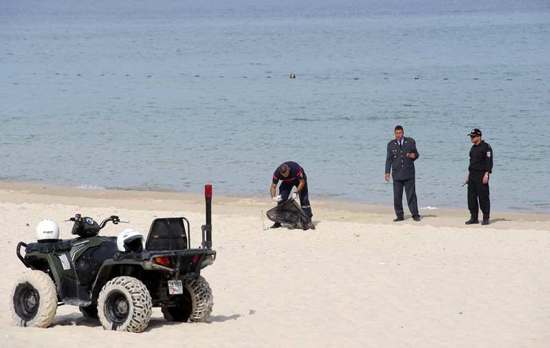 UPDATE | Atentat terorist la două hoteluri în Tunisia: 27 morți