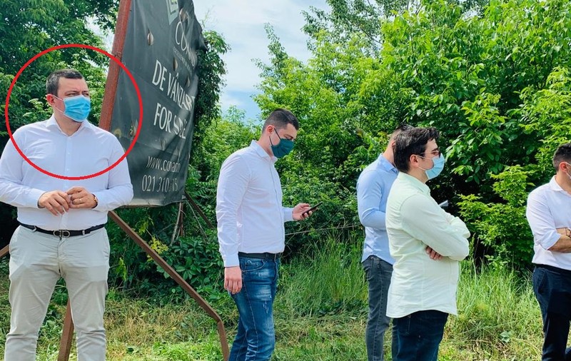 Şeful STB, dat afară din PNL şi recompensat de Gabriela Firea, printre cei care au venit să facă circ la conferinţa lui Nicuşor Dan