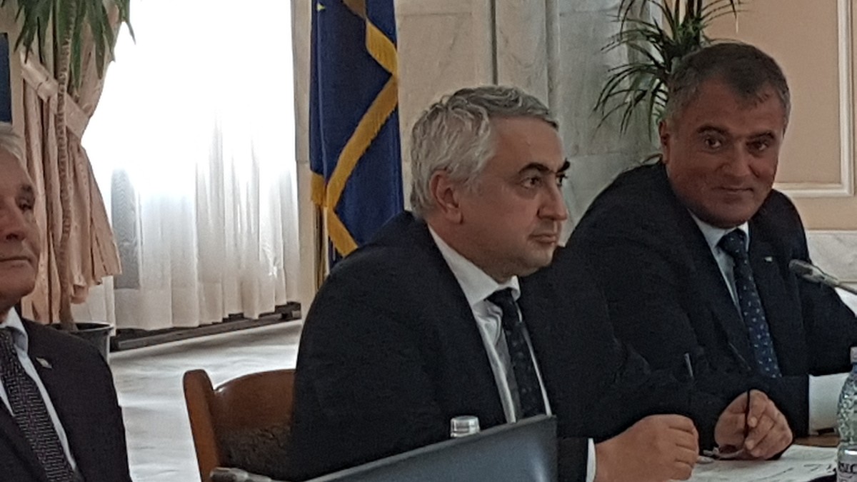 ministrul Educației, Valentin Popa