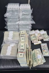 O familie de ucraineni avea 1,6 milioane de dolari în mașină