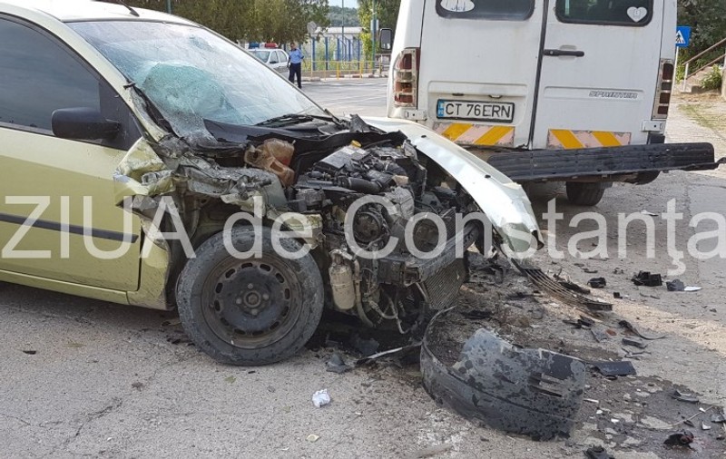 Accident grav la Cernavodă. Un preot care mergea la slujbă a strănutat și a pierdut controlul volanului