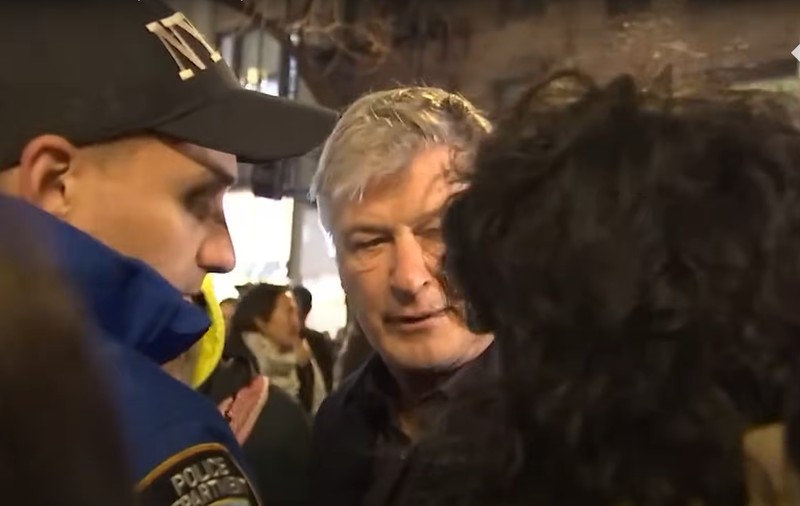 Alec Baldwin, implicat într-o altercație aprinsă în timpul unui marș pro-Palestina la New York: „Taci dracului din gură!”. Actorul, escortat de poliție | VIDEO