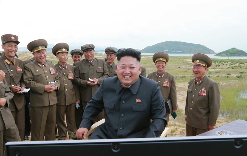 Kim Jong-un a fost OPERAT, după ce şi-a FRACTURAT AMBELE GLEZNE