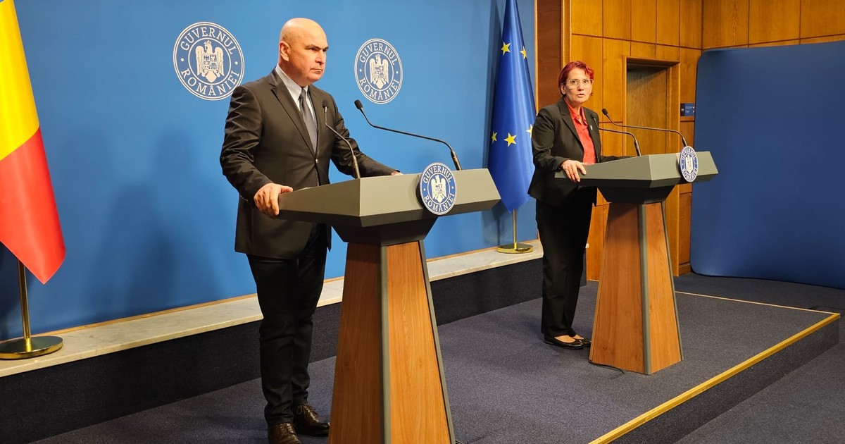 Ilie Bolojan este premier din 23 iunie. Alături de el, Ioana Dogioiu, purtătoarea de cuvânt. Foto: Cristian Otopeanu / Libertatea