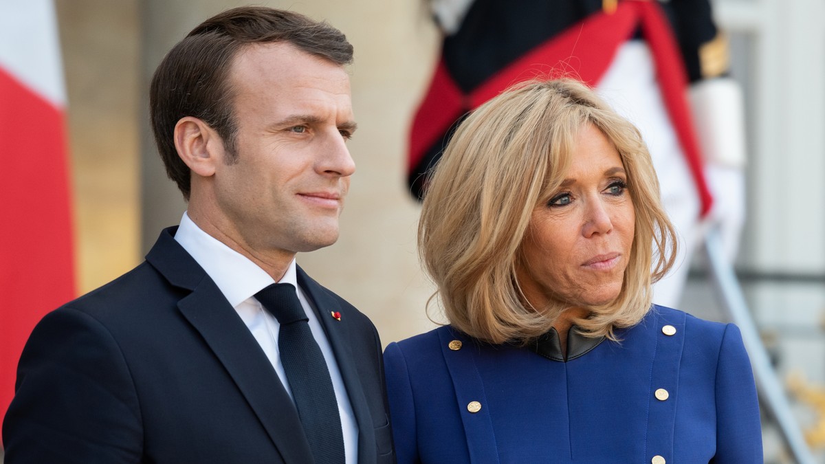 Președintele francez Emmanuel Macron alături de soția sa, Brigitte Macron