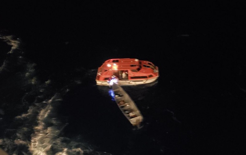 Miracol de Crăciun în Caraibe. Doi pescari au fost salvați printr-un noroc incredibil, după ce au plutit în derivă 20 de zile