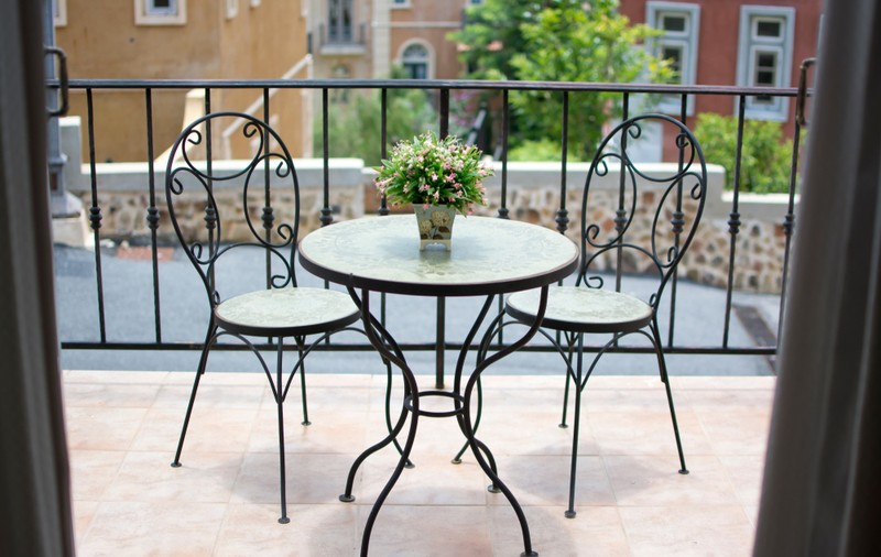(Publicitate) Decorațiunile din metal pentru grădină sunt elegante și practice