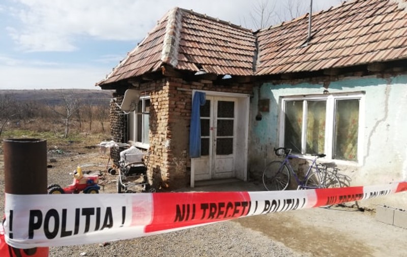 Caz șocant în Alba. Doi copii au văzut cum mama le-a omorât tatăl: ”Dacă mă arestează, rămâneți singuri!”