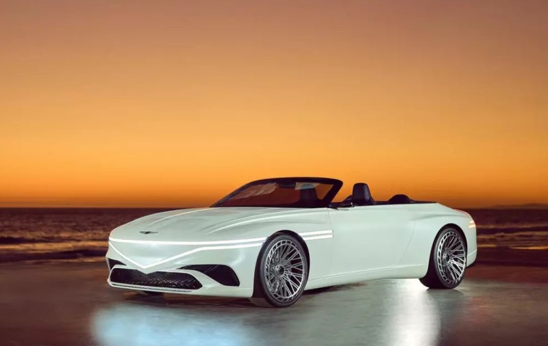Ce altceva, în afară de Genesis X Convertible Concept, putea să rimeze mai bine cu California?