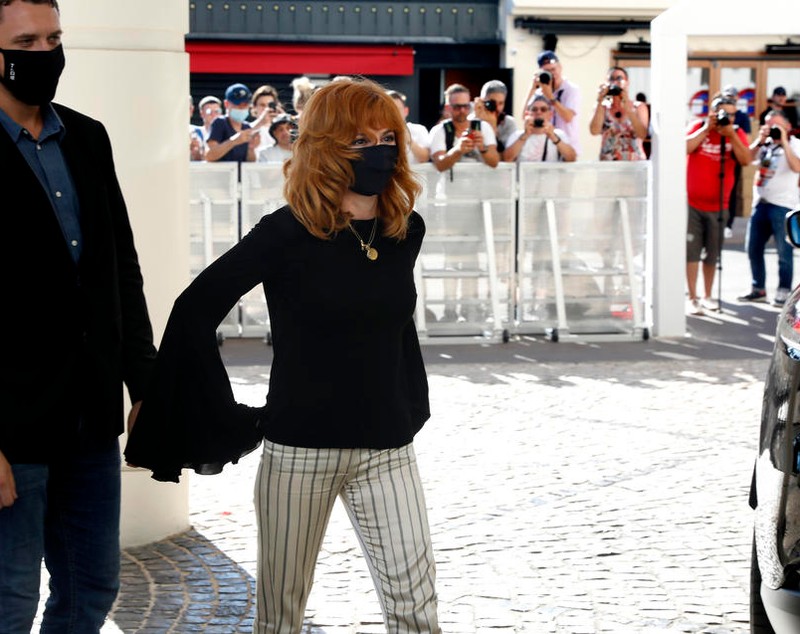 A început Festivalul de film de la Cannes. „Fără pupături sau îmbrățișări pe covorul roșu”