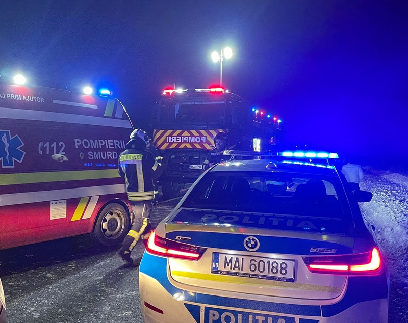 Doi copii au murit într-un accident produs pe E85, în Bacău. În mașină erau opt persoane și roțile aveau anvelope de vară
