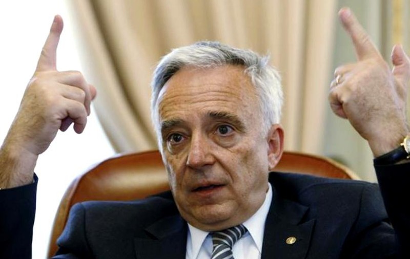 Mugur Isărescu va merge, joi, în Parlament