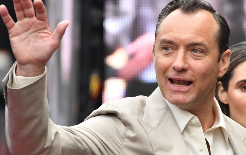 Jude Law îl va interpreta pe Vladimir Putin în filmul Vrăjitorul de la Kremlin: „O, Doamne, cum voi face asta?”
