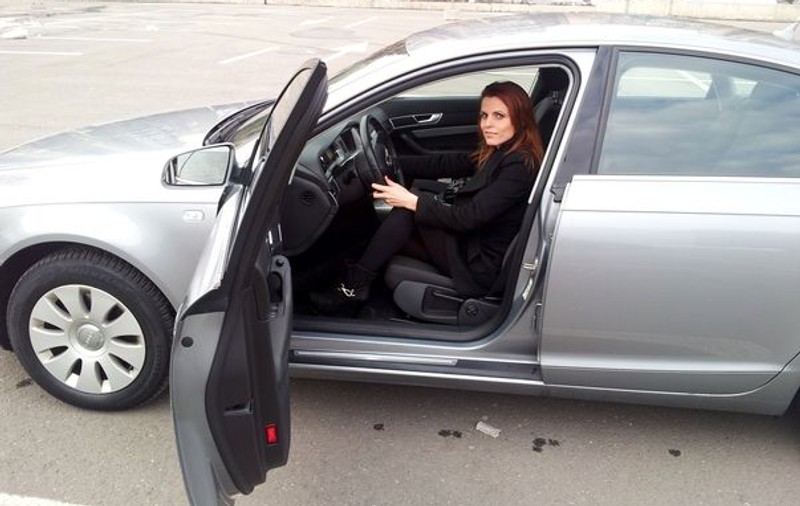 Wow! De 8 Martie, Valentina Ionescu a primit un bolid de zeci de mii de euro