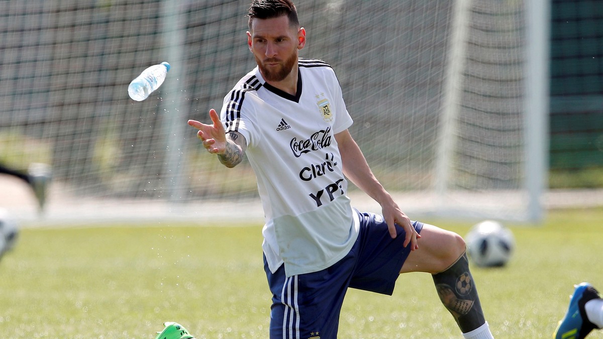Messi i-a cerut antrenorului să scoată doi jucători din echipă!