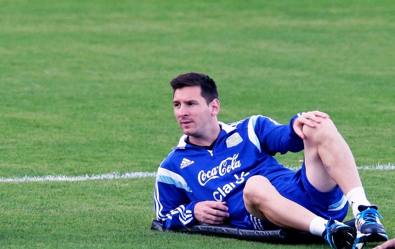 Leo Messi, execuție de vis la o partidă de fotbal-tenis