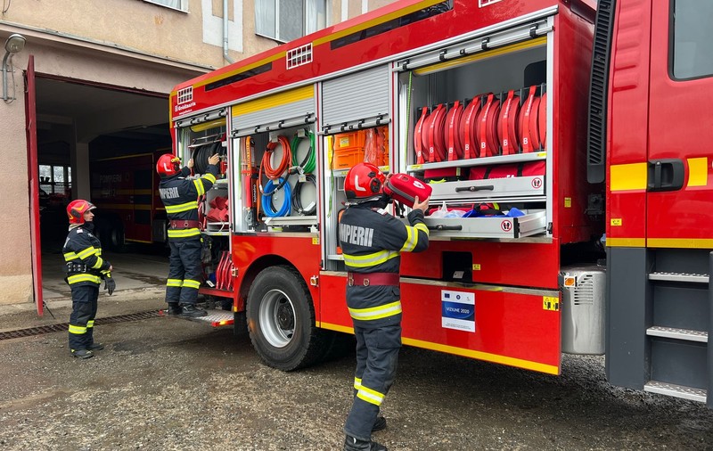 Trei oameni au fost descoperiți morți, într-o locuință din Odorheiul Secuiesc. Polițiștii au găsit o butelie deschisă și un ochi de la aragaz fără flacără