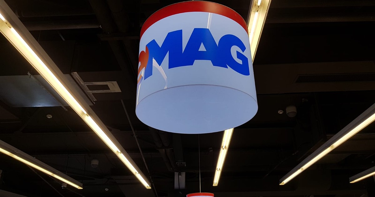 Logo eMAG agățat