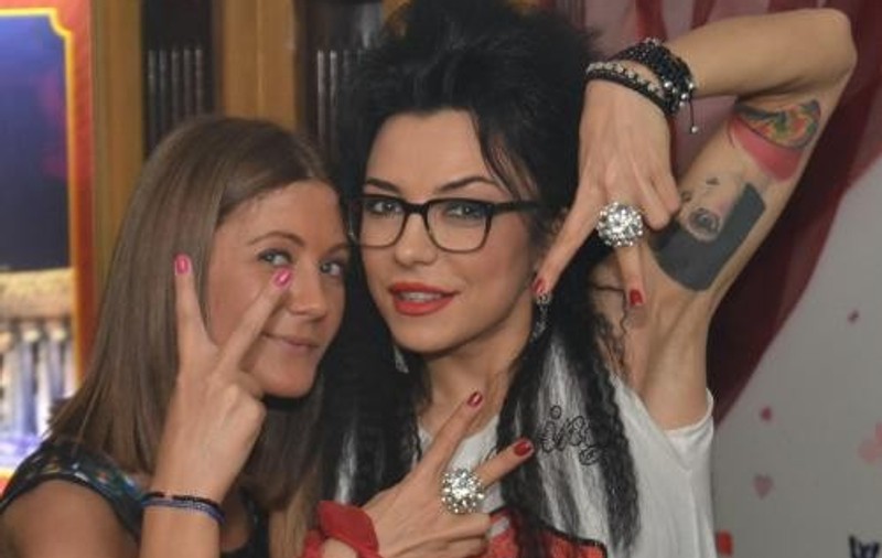 DJ Wanda petrece ca Paris Hilton și Kim Kardashian! Vezi pozele!