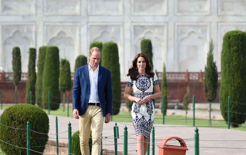 A început procesul privind fotografiile cu Kate Middleton topless. Ducii de Cambridge cer despăgubiri de 1,5 milioane de euro