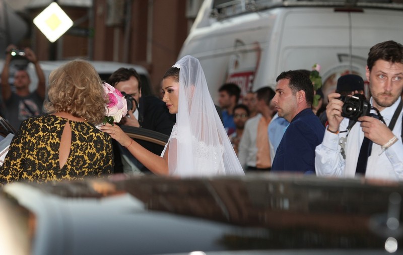 PRIMA FOTOGRAFIE de la nunta Elenei Băsescu! Vezi ce se întâmplă la Snagov | FOTO