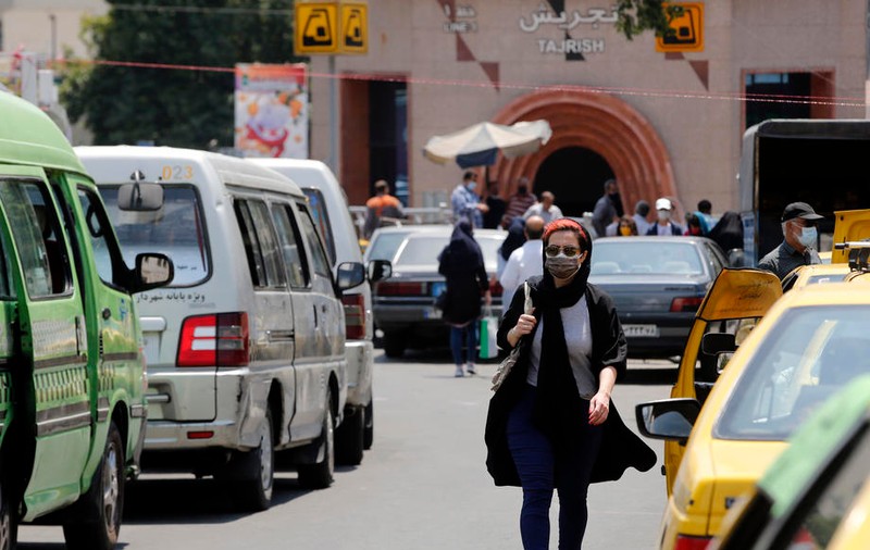 O mașină care transporta vaccinuri anti-COVID a fost atacată de hoți în Iran. Au fost furate 300 de seruri