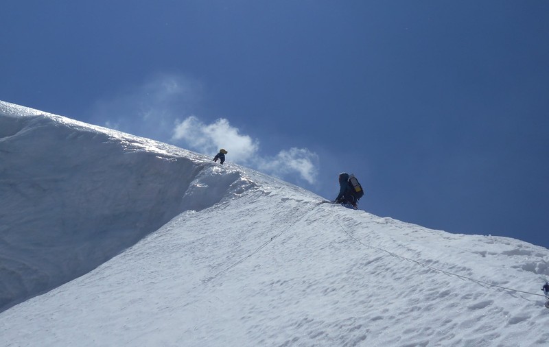 Horia Colibășanu și colegii de expediție, „îngropați” de o avalanșă pe vârful Dhaulagiri. „Au tăiat cortul cu briceagul pentru a ieși”