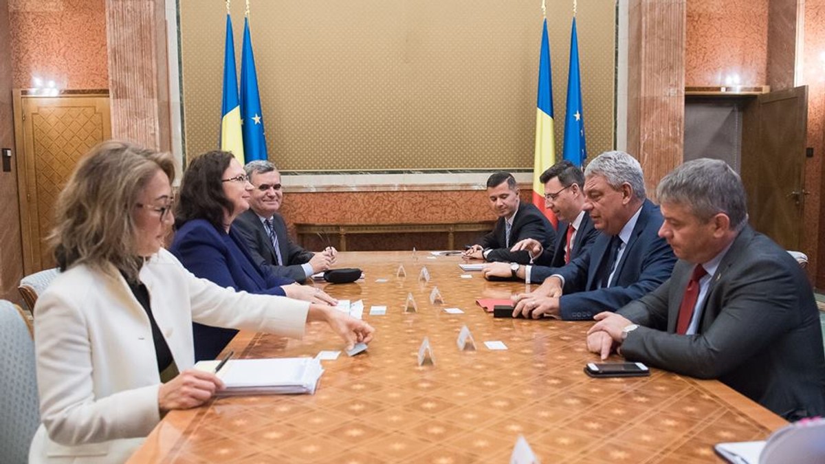 Premierul Tudose, întâlniri cu reprezentanţii FMI și ai Băncii Mondiale