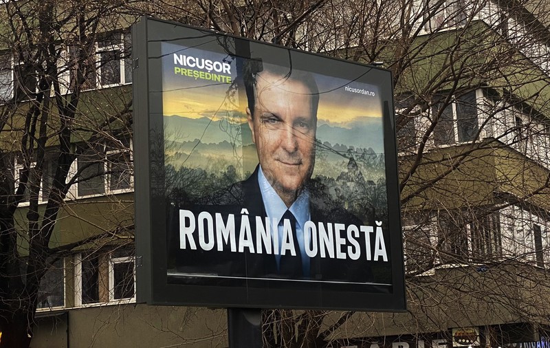 Nicușor Dan a dat startul campaniei pentru prezidențiale. „România onestă”, pe panouri în marile orașe. Ce spune legea