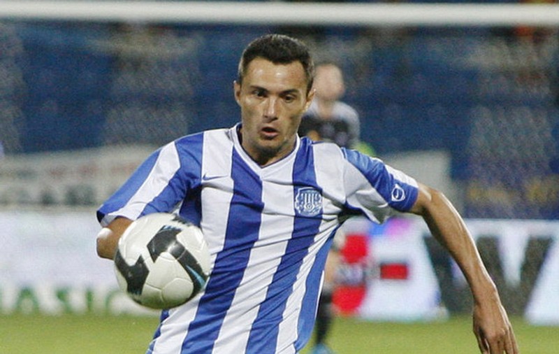 Cornel Buta, fost campion cu Dinamo și cu Rapid, muncește pe un șantier din Londra. În România a divorțat și a pierdut toți banii în afaceri