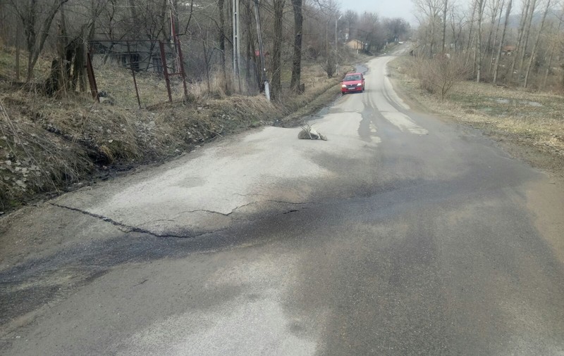 REPORTAJ: Localități din Buzău, afectate de alunecările de teren reactivate de ploi și dezgheț. Lopătari, localitatea greu încercată