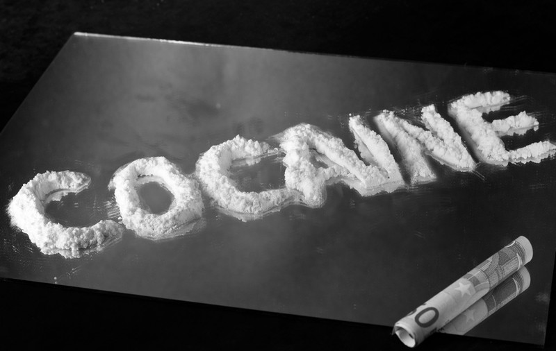Un bărbat din Oradea a fost trimis în judecată după ce a vândut cocaină adusă din Spania și Franța