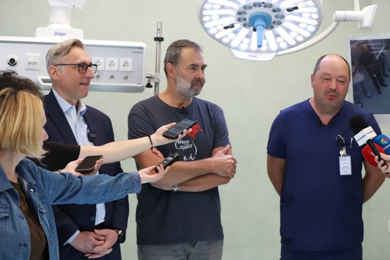 Dr. Radu Spătaru, șeful secției de ortopedie la conferinta de presa despre noul bloc operator de la Sp. M. Curie